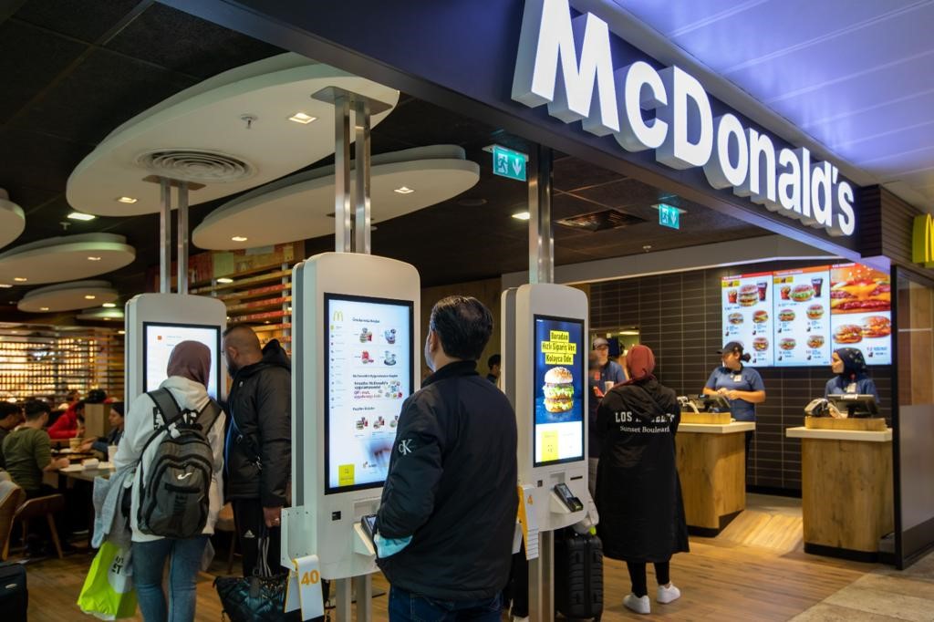 Türkiye’nin ilk McDonald's Dijital Sipariş Ekranları Sabiha Gökçen Havalimanı’nda 28 Nisan 2024