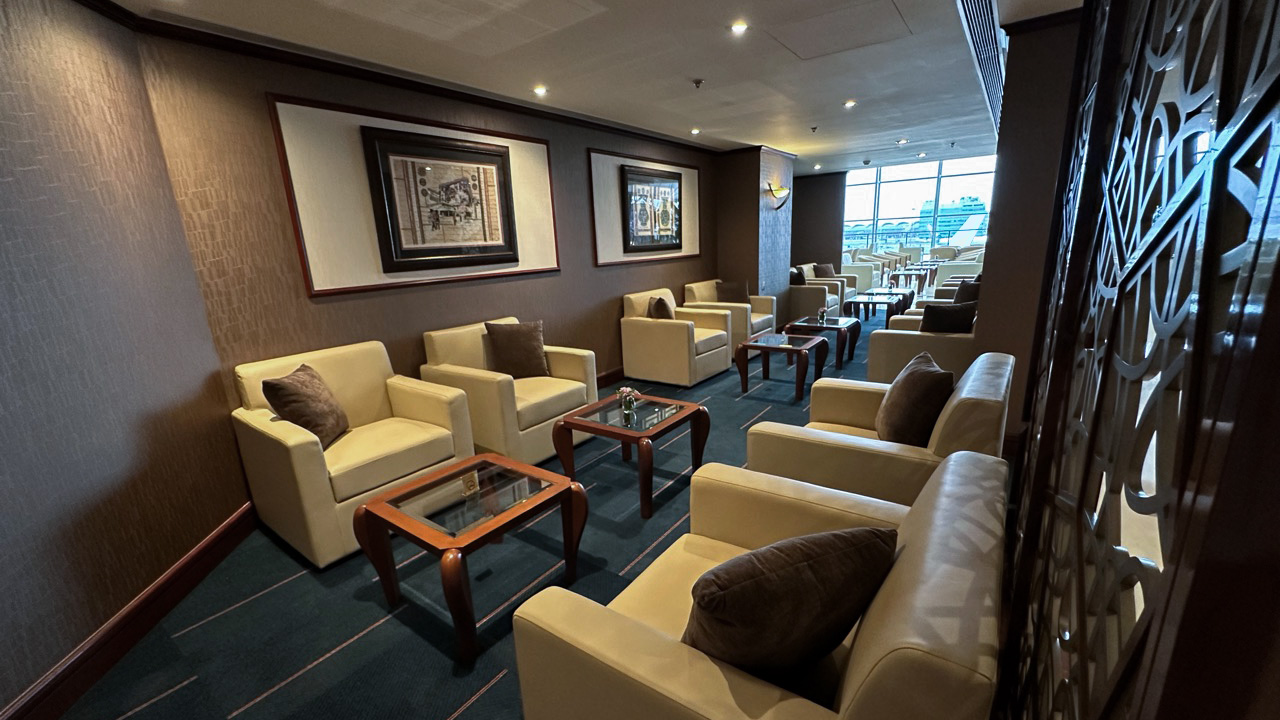 Emirates, Hong Kong Uluslararası Havalimanı'ndaki Dinlenme Salonunu Yeniledi 28 Nisan 2024