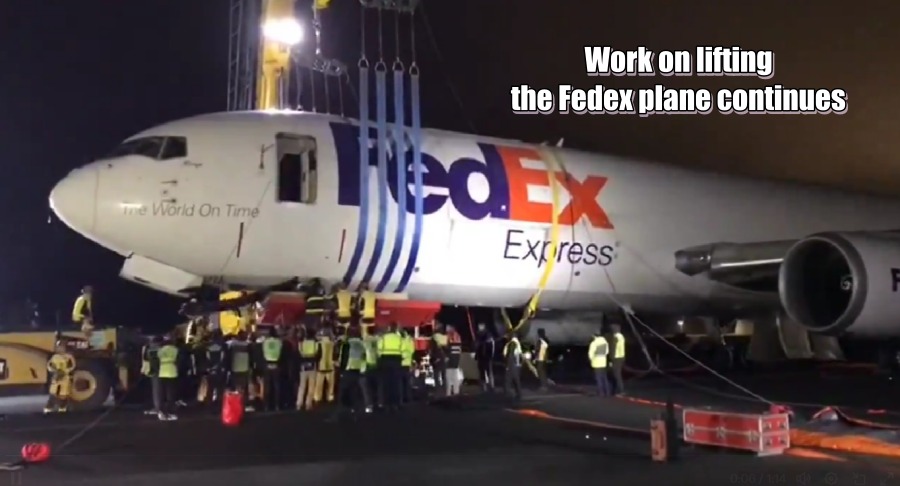 FedEx uçağını pistten kaldırma operasyonu devam ediyor 31 Mayıs 2024