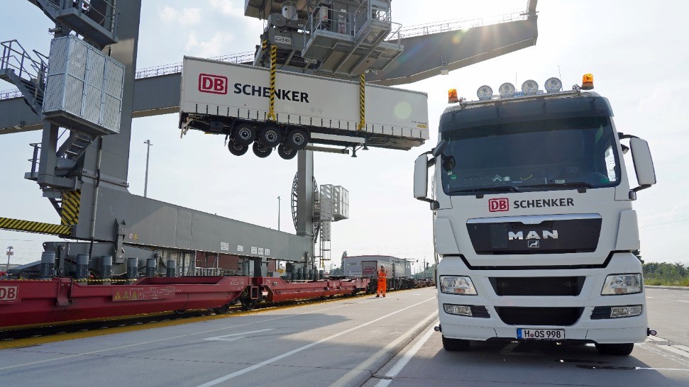 DSV ve CVC DB Schenker için 14 milyar Avro teklif etti 1 Nisan 2026