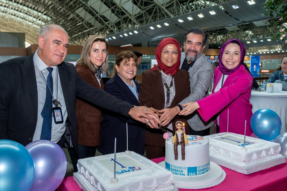 Havalimanlarında kullanılan ilk üretken yapay zeka tabanlı dijital asistan SAVVy 1. yaşını kutladı 2 Havalimanlarinda