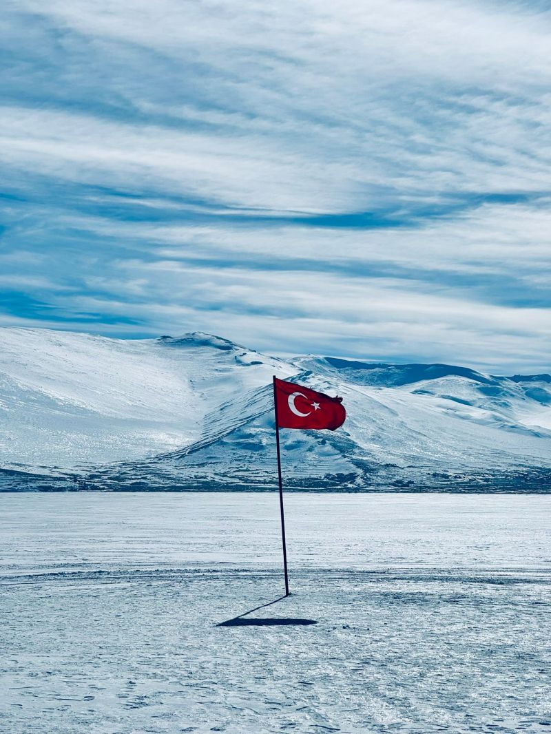 AJET FOTOĞRAFÇILIK KULÜBÜ’NDEN ÇILDIR GÖLÜ’NDE UNUTULMAZ BİR KEŞİF YOLCULUĞU 2 ajet fotograf