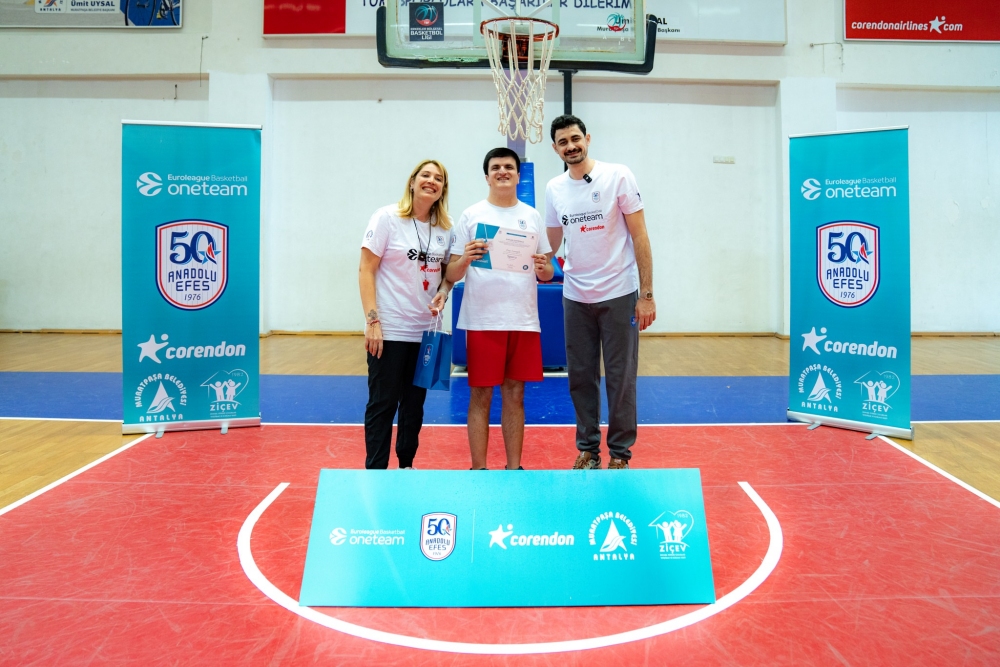 Anadolu Efes 2025–2026 sezonu One Team Projesi sertifika töreni Antalya’da gerçekleşti 4 tav