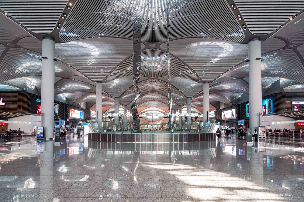 İGA İstanbul Havalimanı’nın merkezi dev sanat eseri ile buluştu