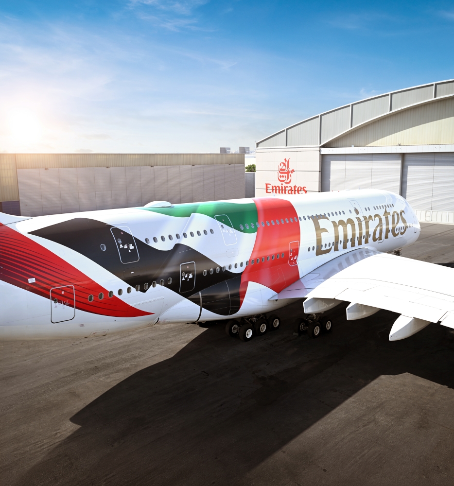 Emirates’in ikonik A380 uçağı, dev BAE bayrağı tasarımıyla havalandı